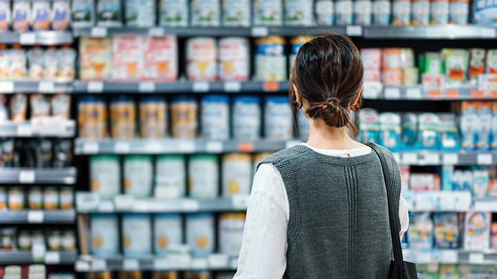 mom shopping for formula, fda formula warning