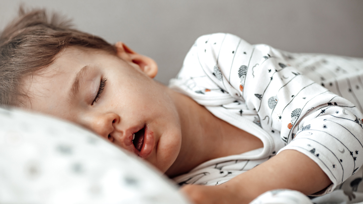 sleep apnea in toddlers, toddler boy sleeping with mouth open